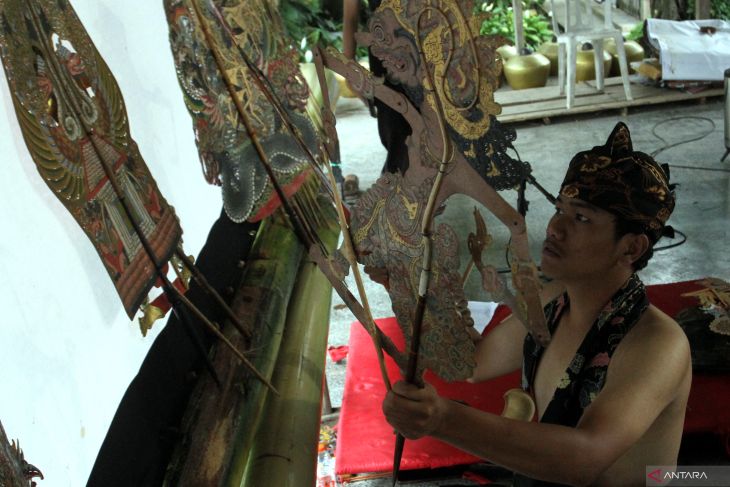 Pertunjukan wayang gedog di Malang