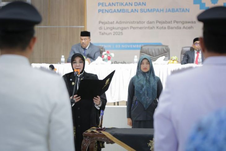 Wali Kota Banda Aceh lantik 92 pejabat struktural baru