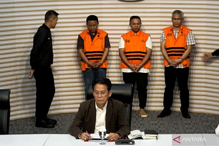 Baru delapan bulan jabat Gubernur Riau, Abdul Wahid terjaring OTT KPK dan ditetapkan jadi tersangka