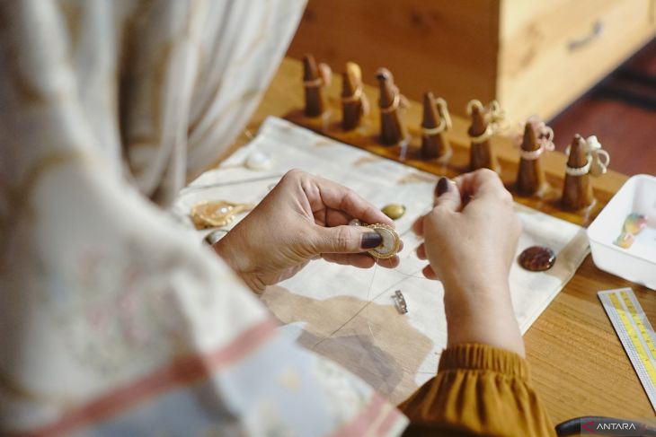 Kerajinan bros di Tulungagung