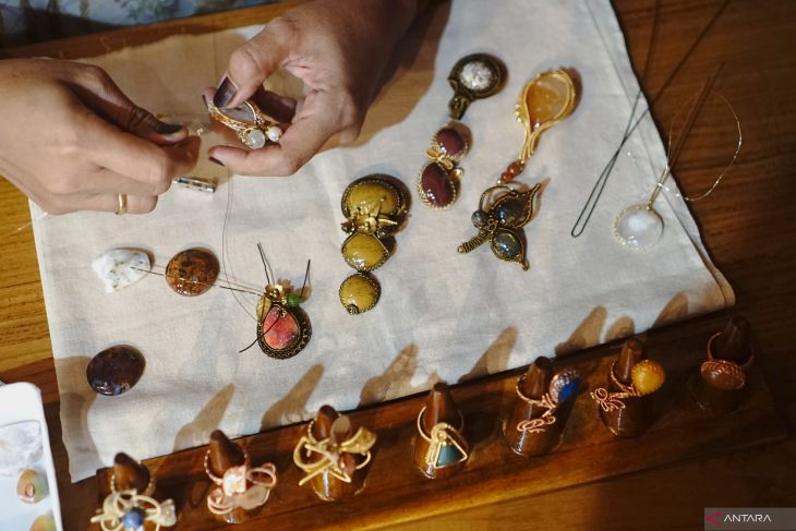 Kerajinan bros di Tulungagung