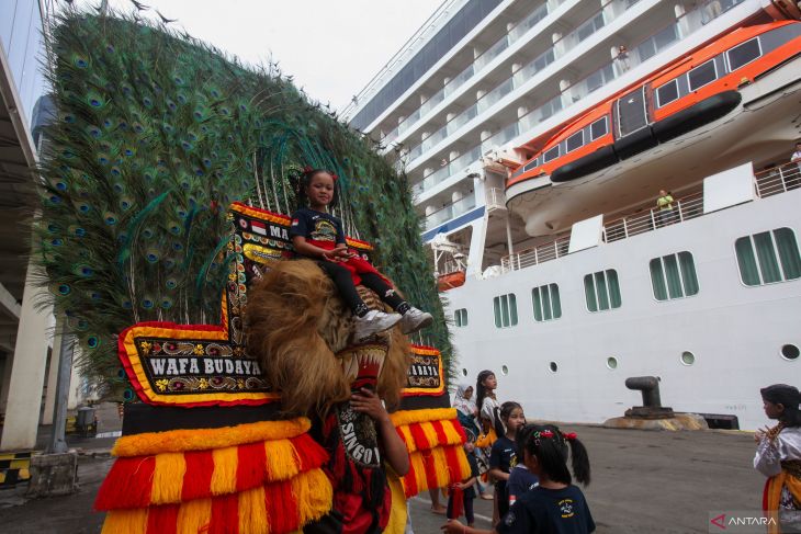 Kapal pesiar MS Viking Orion singgah di Surabaya