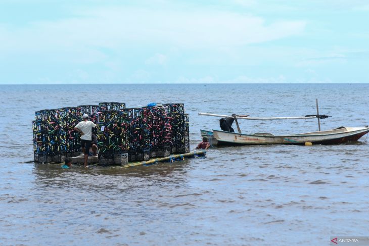 Penenggelaman apartemen ikan di Banyuwangi
