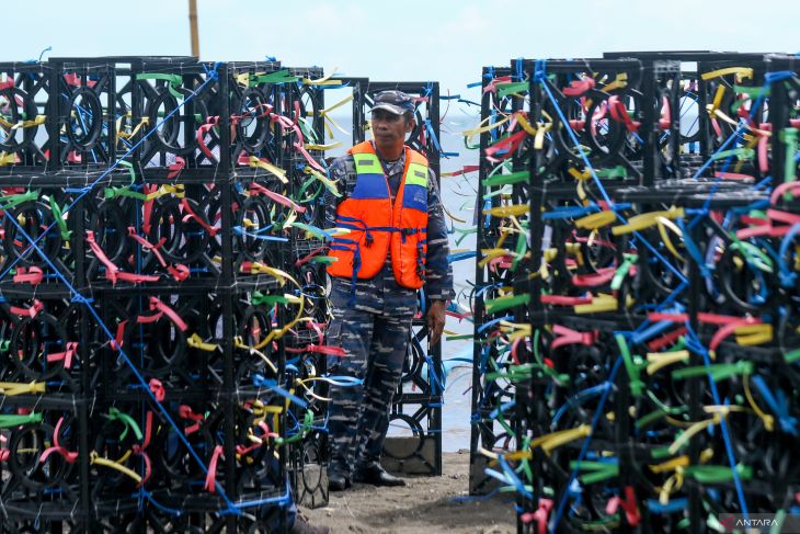 Penenggelaman apartemen ikan di Banyuwangi