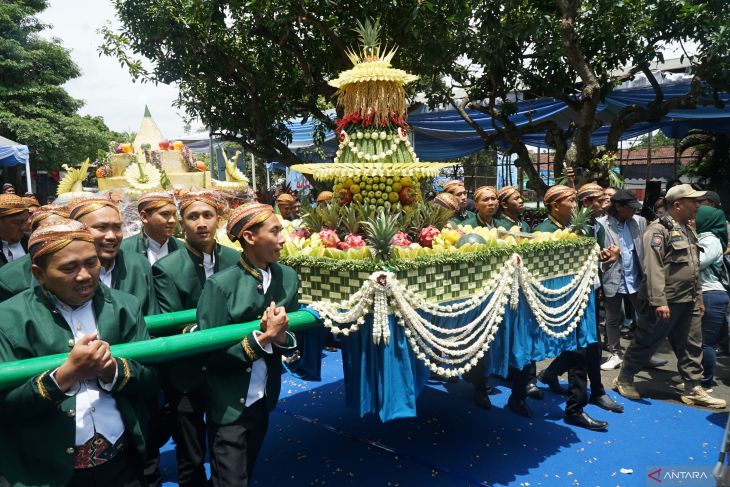 Tradisi bersih nagari di Tulungagung