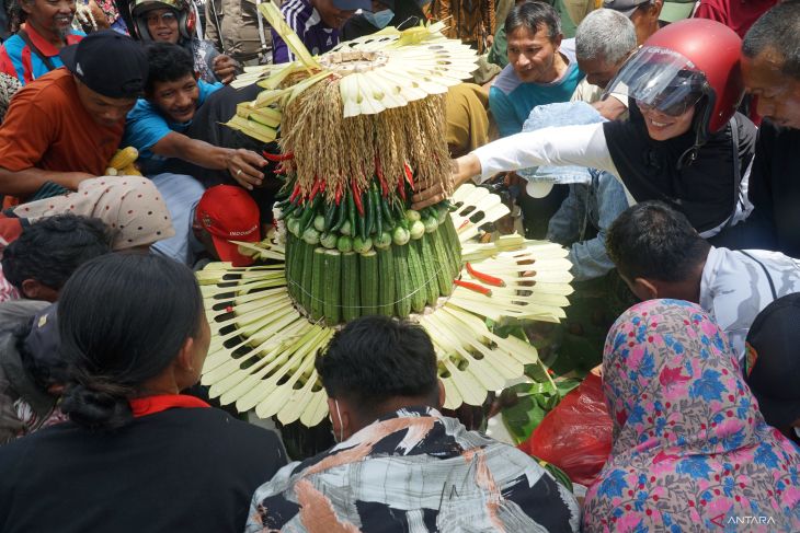 Tradisi bersih nagari di Tulungagung