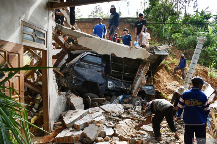 Bencana longsor di Ponorogo
