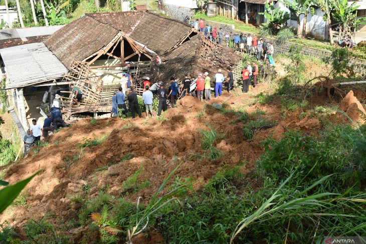 Bencana longsor di Ponorogo