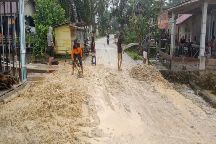 Dua desa di Aceh Singkil banjir akibat sungai meluap