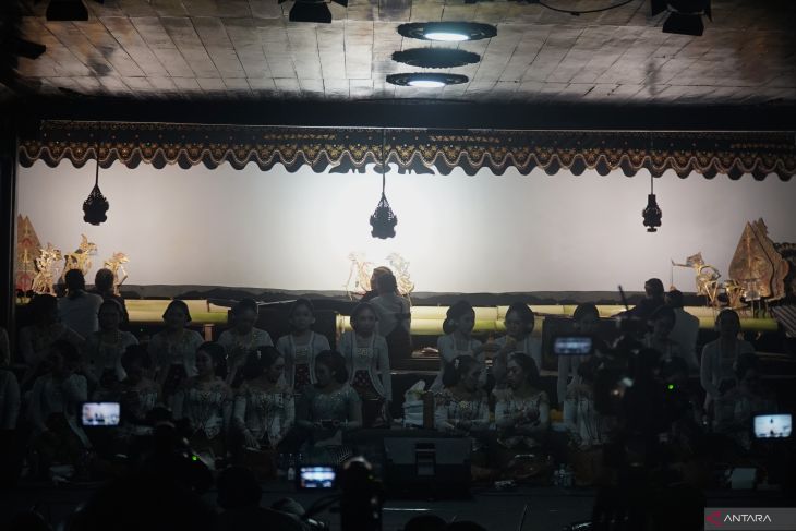 Pagelaran wayang kolaborasi tiga dalang di Tulungagung