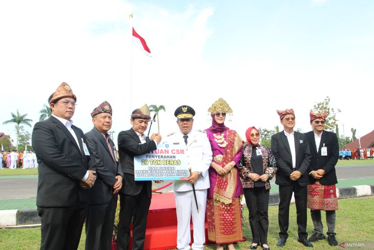 Pembagian Penghargaan dalam HUT ke-25 Provinsi Babel
