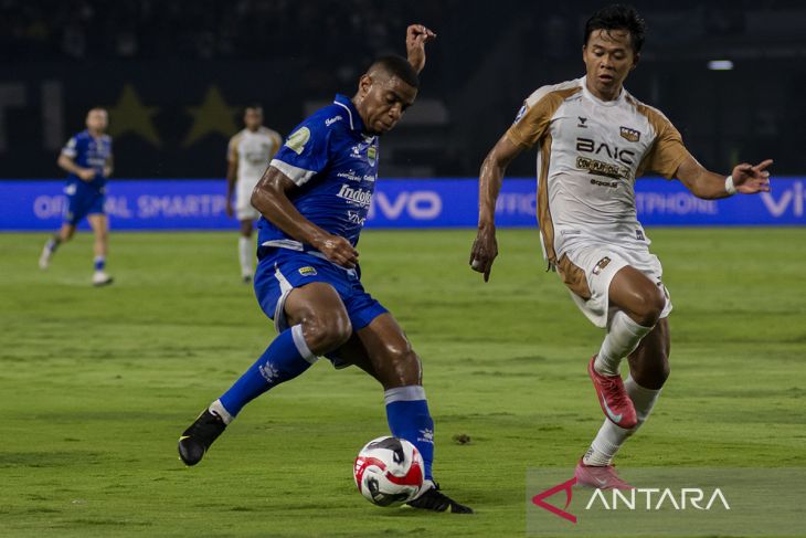 Persib Bandung menang melawan Dewa United