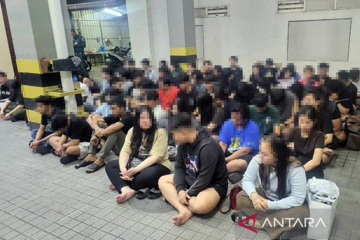 Kemenlu pulangkan 9 WNI diduga jadi korban scam dari Kamboja