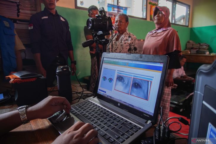 Layanan Adminduk pengungsian bencana erupsi Gunung Semeru
