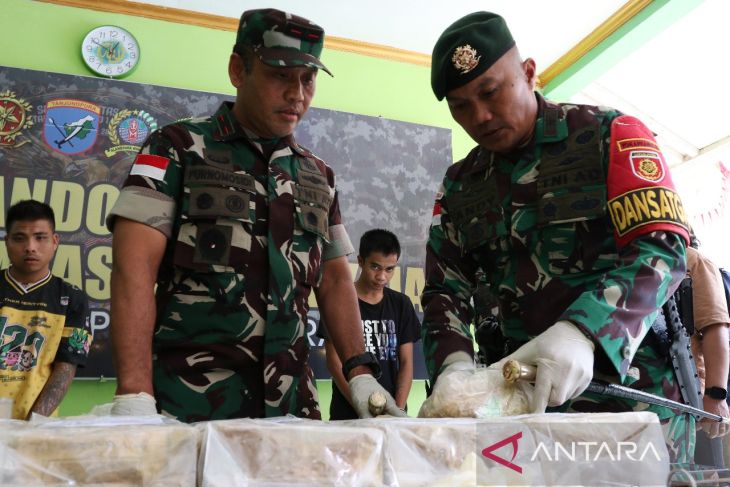 Satgas Pamtas Kostrad gagalkan penyelundupan narkotika di Perbatasan Entikong