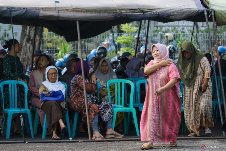 Bakti sosial dan pemeriksaan kesehatan gratis sambut Hari Armada RI