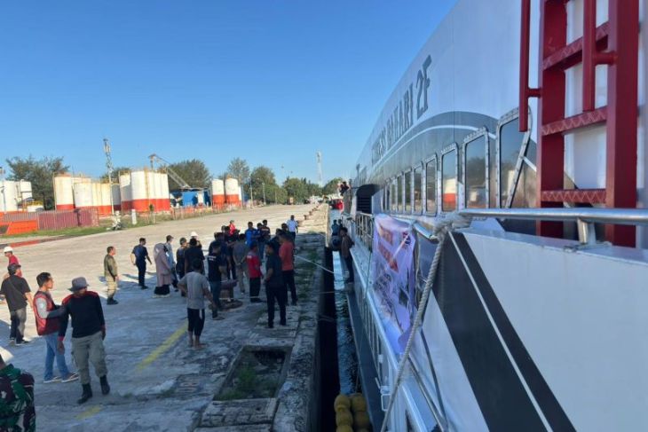 Update bencana Aceh, Kapal pengakut bantuan tiba di Aceh Utara