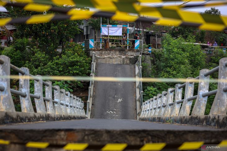 Jembatan Kedungdowo di Nganjuk ambruk