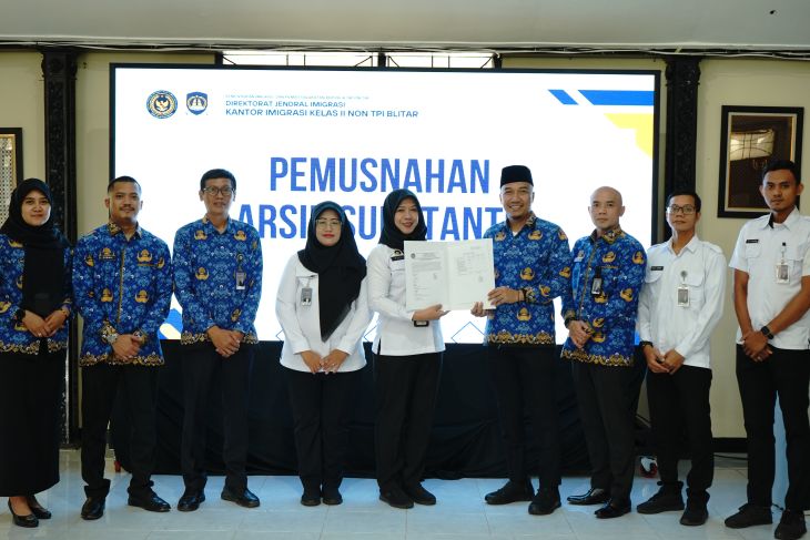 Imigrasi Blitar musnahkan puluhan ribu arsip substantif