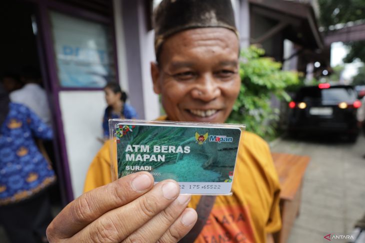 Penyaluran bantuan Beras Mapan di Kota Kediri