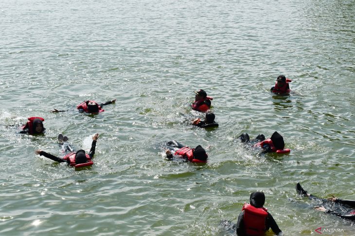 Latihan mitigasi bencana mahasiswa di Madiun