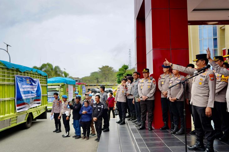 Polda-Sulteng salurkan bantuan untuk korban bencana di Sumatera