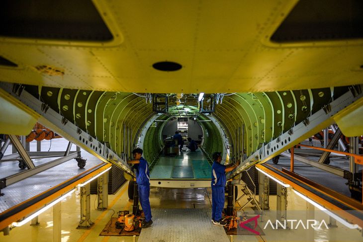 Produksi pesawat CN235 di PTDI