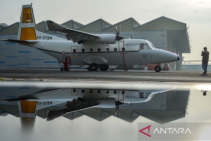 Serah terima pesawat NC212i dari PTDI ke TNI AU