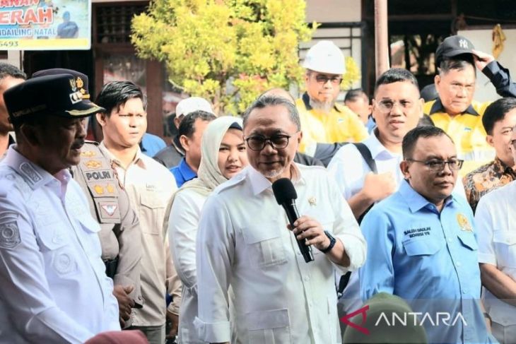 Menko Zulhas pastikan bantuan terus disalurkan kelokasi dampak   bencana