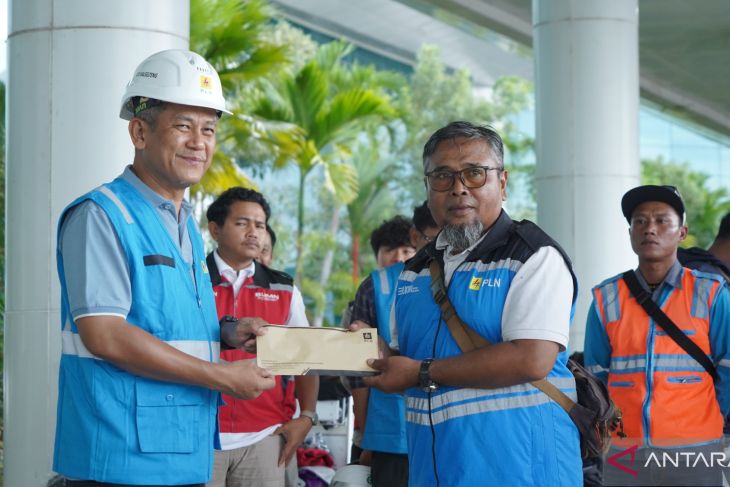 PLN UID Kalselteng berangkatkan tim relawan kelistrikan ke Aceh