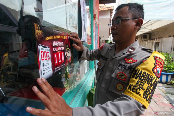 Call Center 110 Polrestabes Surabaya