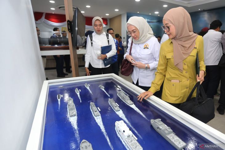 DPR dorong percepatan penguatan industri pertahanan
