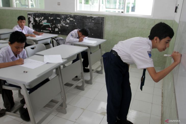 Pelaksanaan Sumatif Akhir Semester di SLB