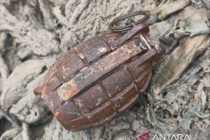 Polres Bangka Barat amankan granat yang ditemukan warga di Pantai Limbung