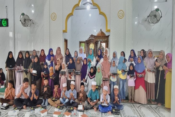 PKK Madina gelar salawatan dan santuni 75 anak yatim