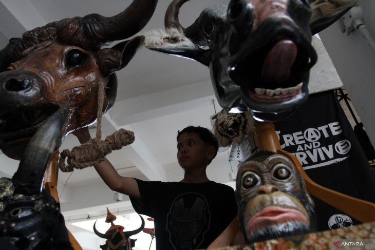 Pameran seratus banteng