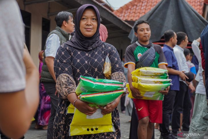 Pasar murah Pemprov Jawa Timur di Lumajang