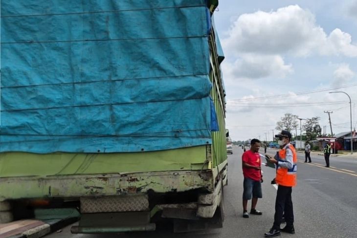 Balai PTD Jambi beri sanksi 4 kendaraan dalam razia ODOL di jalan nasional