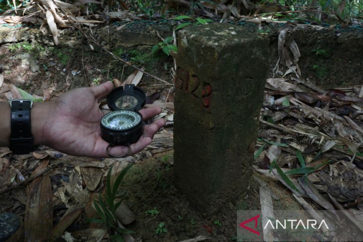 Satgas Pamtas Kostrad patroli Perbatasan Entikong