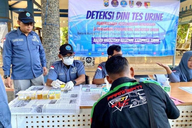 BNNK Tuban tes urine sopir angkutan jelang Nataru
