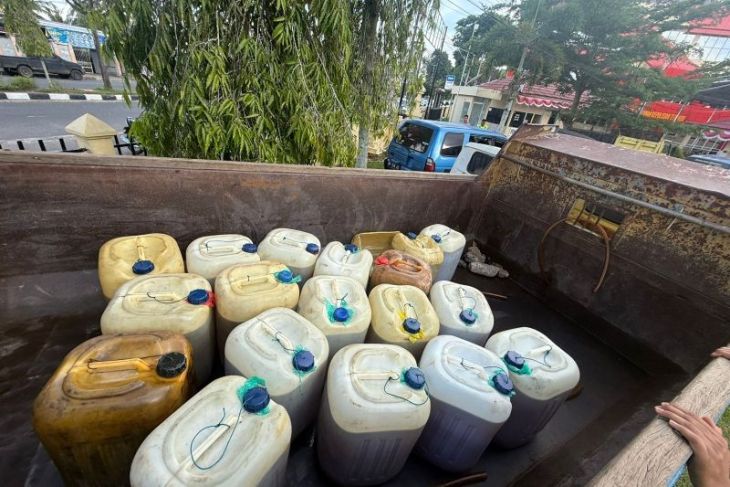 Polres Bungo sita 31 jeriken BBM bersubsidi dari pelansir