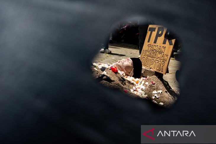 Aksi seni Taman Pemakaman Koruptor