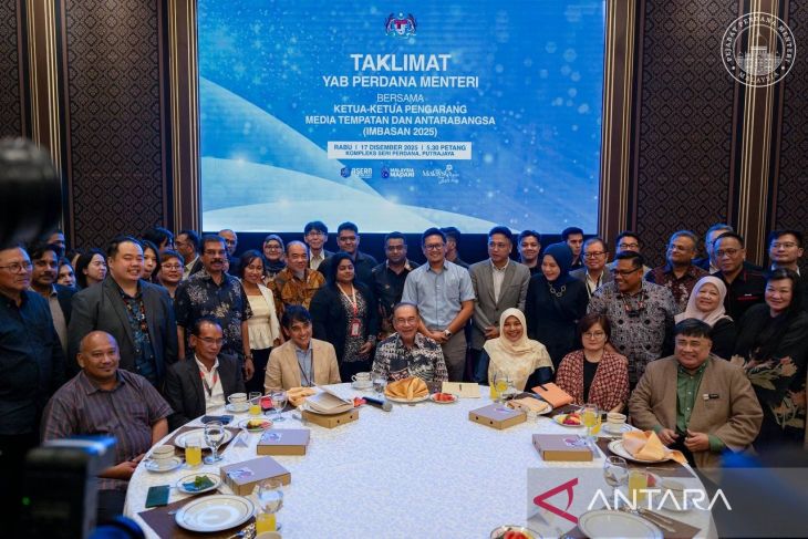 PM Malaysia Anwar Ibrahim sebut kabinetnya perlu libatkan banyak tokoh muda