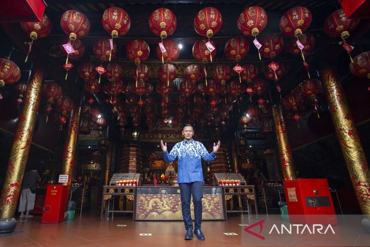 Silaturahim Menko AHY bersama warga wihara