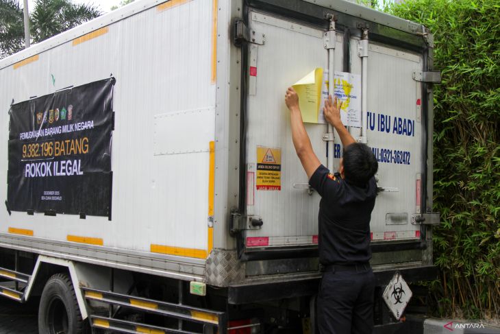 Pemusnahan barang bukti rokok ilegal