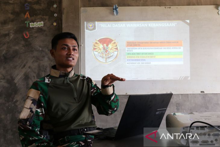 Satgas Pamtas Kostrad Berikan Edukasi Wawasan Kebangsaan kepada Pelajar
