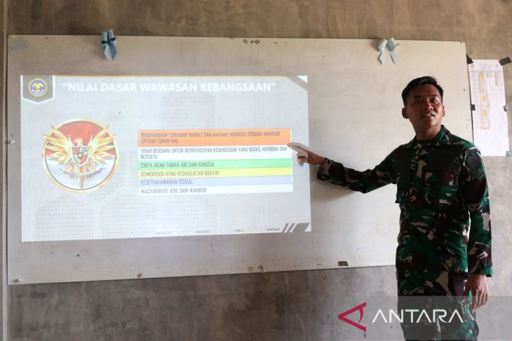Satgas Pamtas Kostrad Berikan Edukasi Wawasan Kebangsaan kepada Pelajar