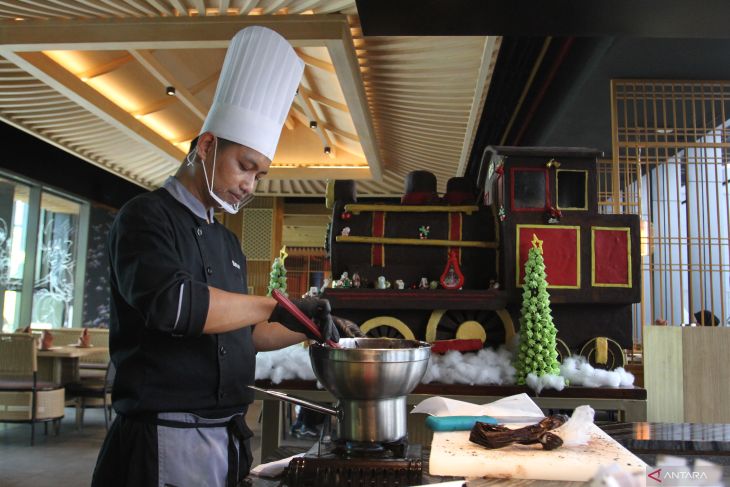 Miniatur kereta natal dari cokelat