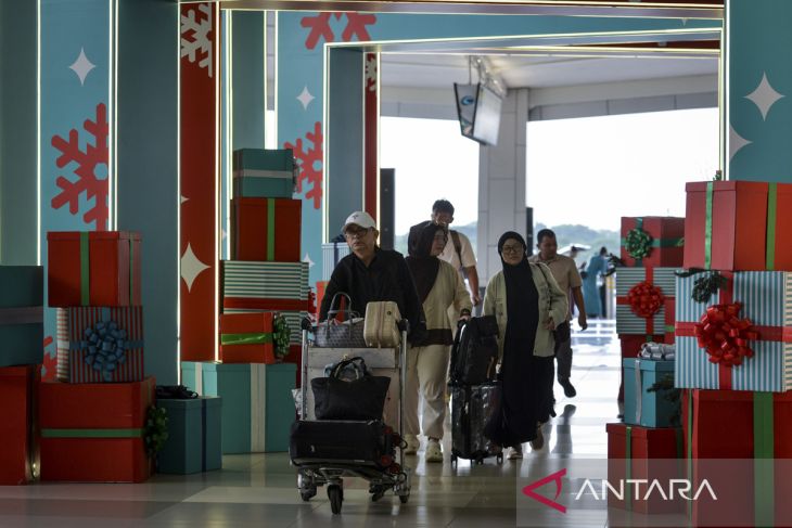 Pergerakan penumpang pesawat di Bandara Soekarno-Hatta
