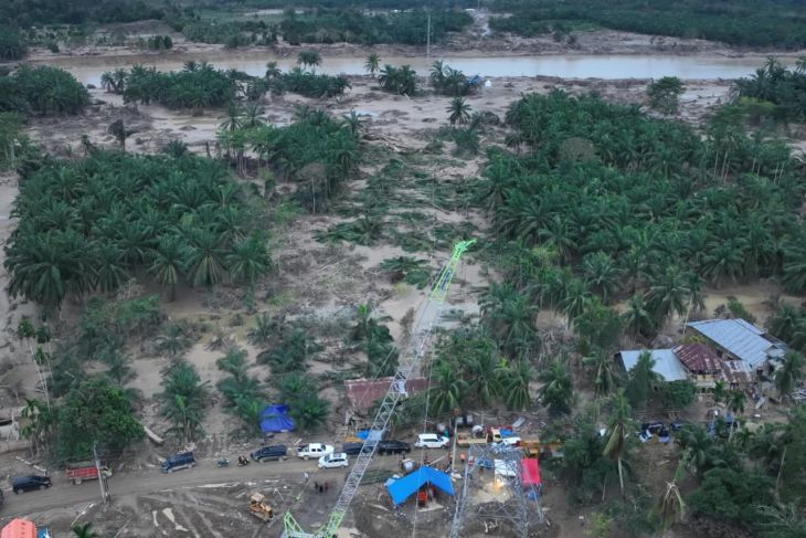 PLN manfaatkan Crane jadi tower darurat strategi cepat pulihkan listrik Aceh